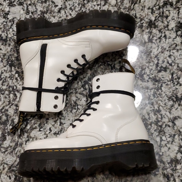 SOLD Dr. Marten White Jadon - Picture 4 of 8